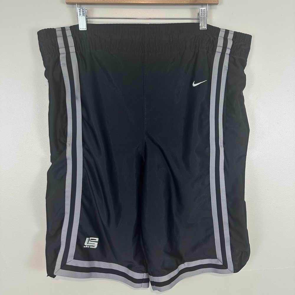 Nike VTG Y2K Dazzle LeBron James Basketball Shorts Mens M (XL) Baggy Read‎ 38x12
